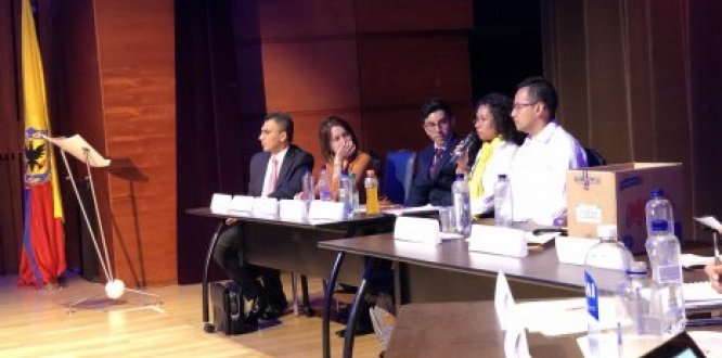 Audiencia pública con los cinco aspirantes para alcalde local de Santa Fe
